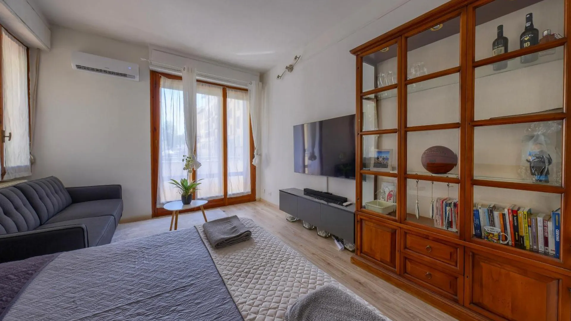 Show Me Florence 2 Bedroom Appartment Duomo & Airport Tram Apartman