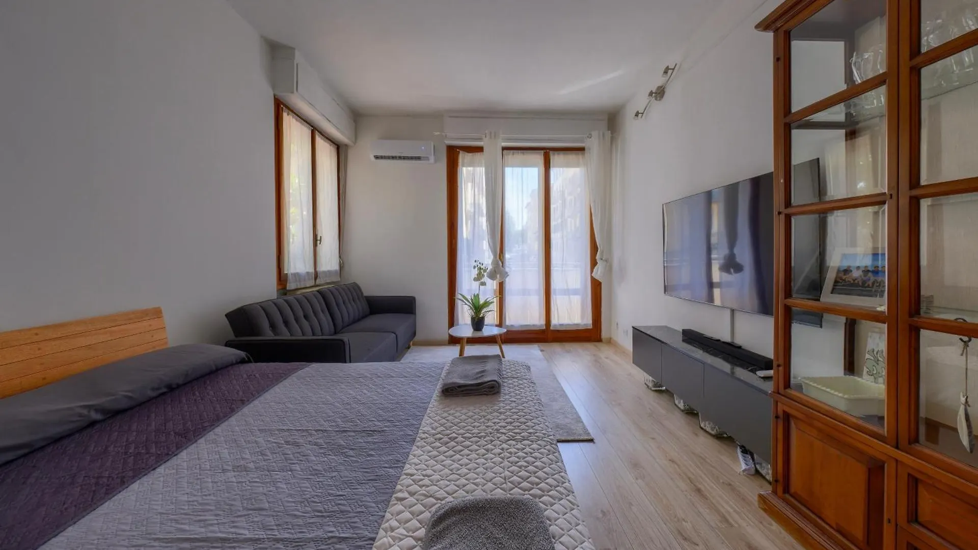 Show Me Florence 2 Bedroom Appartment Duomo & Airport Tram